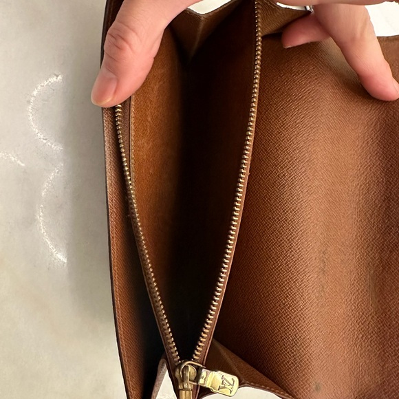 Louis Vuitton Sarah Monogram Wallet - Picture 8 of 13